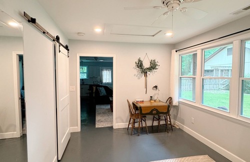 Raleigh House | Cozy North Raleigh Guest House - near RDU, DTR, + major Hospitals