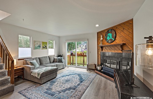 Campbell Park House | Cozy Northern Den: Centrally Located 2BR+1.5BA