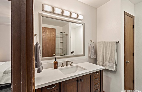 Campbell Park House | Cozy Northern Den: Centrally Located 2BR+1.5BA