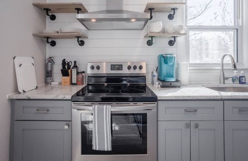 Oakley House | Cozy Oakley 2B House Mins to Downtown, UC Hospital