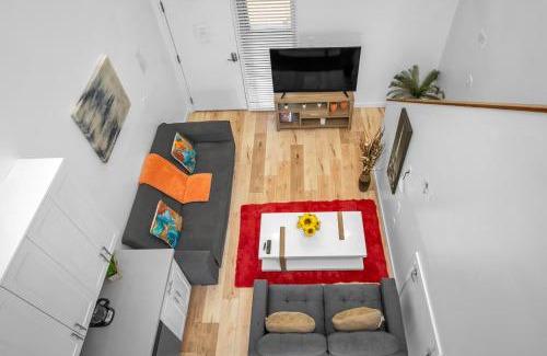 Wilshire Apartment | Cozy Oasis near Griffith Observatory