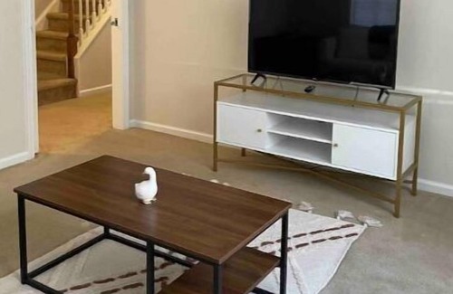 Reservoir House | Cozy Oasis-Newly Updated Spacious 4 Bedroom Condo!