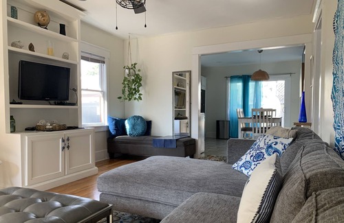Alamitos Beach House | Cozy Ocean-themed Bungalow near the beach