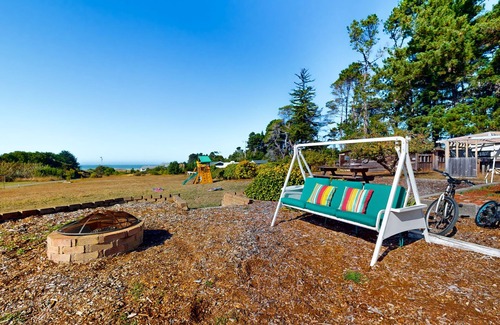 Fort Bragg House | Cozy ocean-view apartment with, fireplace, yard games, easy walk to beach