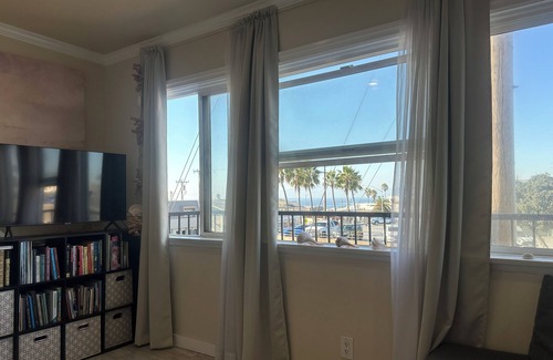 Sand Section Apartment | Cozy Ocean View apartment in North Manhattan Beach