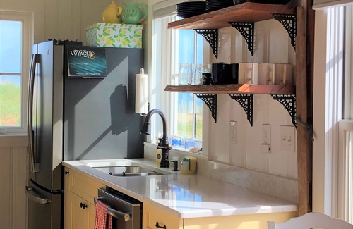 Sea Retreat House | Cozy Oceanfront Cottage with Spectacular Views!