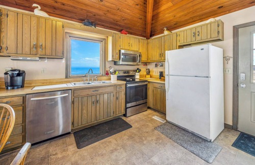 Rodanthe House | Cozy Oceanfront Cottage w/Books, Games, TVs, Stunning Views. Right on the Beach