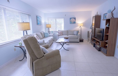 Satellite Beach Condo | Cozy oceanside condo in peaceful Satellite Beach