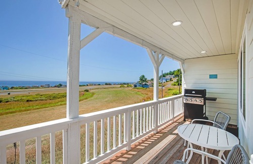 Shelter Cove House | Cozy Oceanview Hideaway#1 on Golf Course/Airport