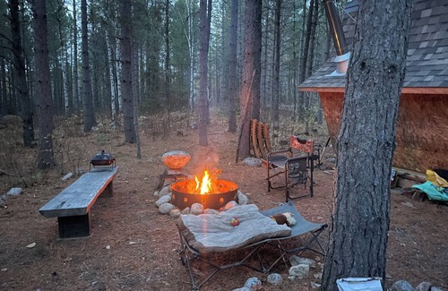 Ely Cabin | Cozy Off Grid cabin open year round in charming Ely.