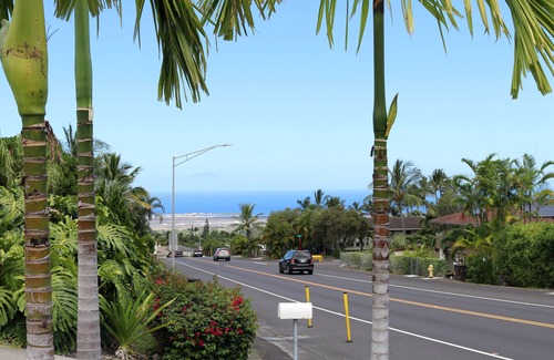 Kona Palisades House | Cozy Ohana with Cal King Bed and Full Kitchen