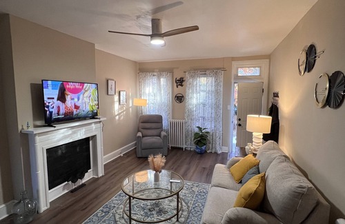 Wilmington House | Cozy on the Hill. Close to Riverfront, Brandywine park and great food