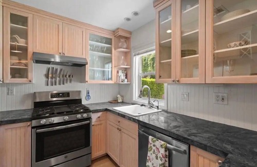 Flamingo Parks House | Cozy on Westwood