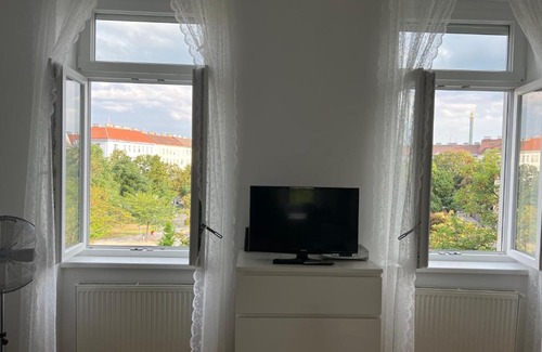 Stuwerviertel Apartment | Cozy one bedroom apartment with Park View