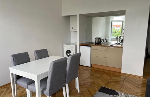 Stuwerviertel Apartment | Cozy one bedroom apartment with Park View