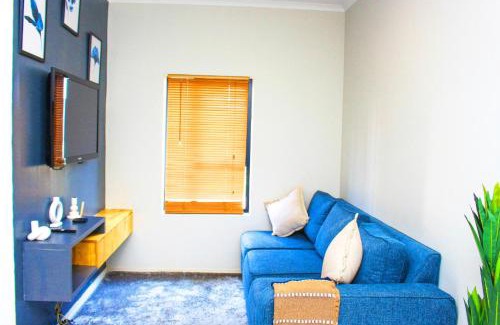 Greater Johannesburg Metropolitan Area Apartment | Cozy One-Bedroom in Trendy Midrand