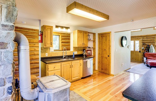 Ouray House | Cozy Ouray Home, Steps to Riverwalk Trail!