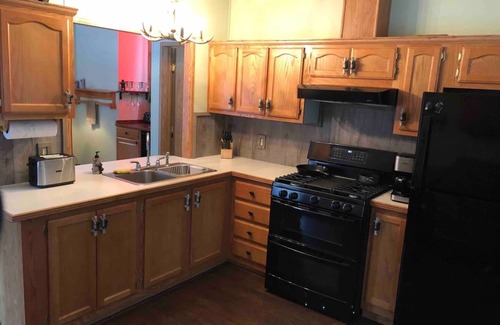 Old Forge House | Cozy, peaceful "camp" in Hollywood Hills, just north of the town of Old Forge
