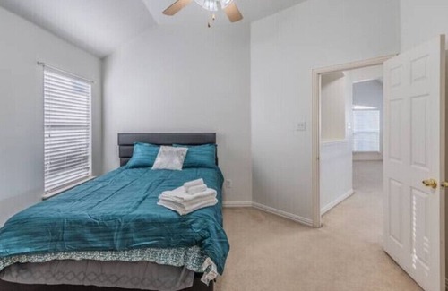 DeSoto Apartment | Cozy Peaceful Private room in a Villa/Fast Wi-Fi