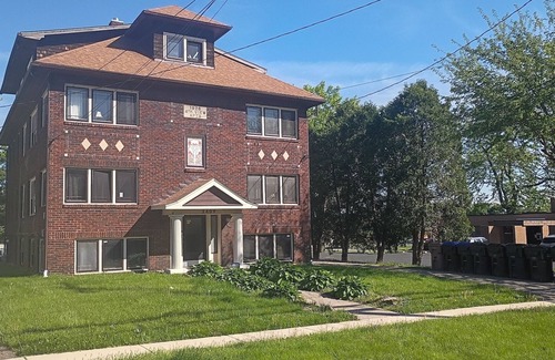 Cuyahoga Falls Apartment | Cozy Pet Friendly 1-bedroom apartment in nice Cuyahoga Falls with AC, WiFi