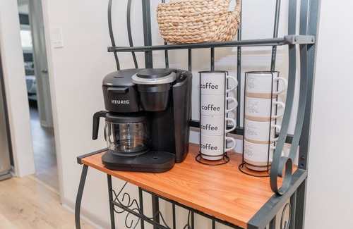 High Point House | Cozy Pet Friendly 3BR - Fenced Yard - 1Mi HPU & DwnTwn - Furniture Market