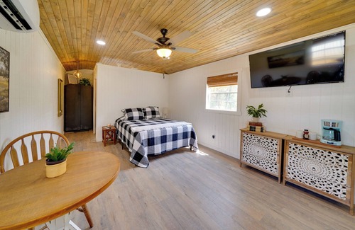 Bandera Apartment | Cozy & Pet-Friendly Bandera Getaway w/ Fire Pit!