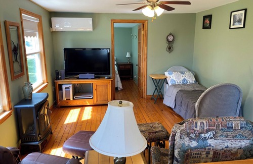 Meadowbank Cottage | Cozy, pet-friendly cottage sleeps up to 5 guests
