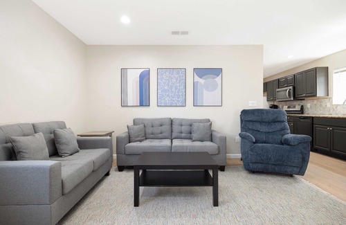 City Heights House | Cozy Pet Friendly Escape with Outdoor Dining