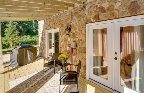 Hickory House | Cozy, Pet-Friendly Retreat in Hickory w/Fire Pit!