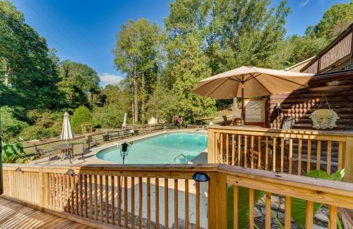 Hickory House | Cozy, Pet-Friendly Retreat in Hickory with Fire Pit!