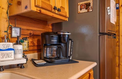 Sevierville Cabin | Cozy Pigeon Forge Cabin