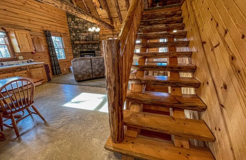 Millersburg Cabin | Cozy Pine at Tranquil Acres