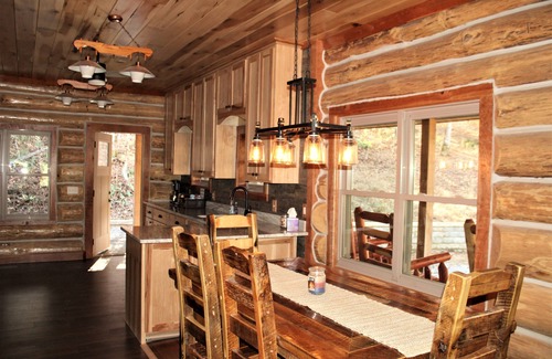 Linden Cabin | Cozy pine log cabin
