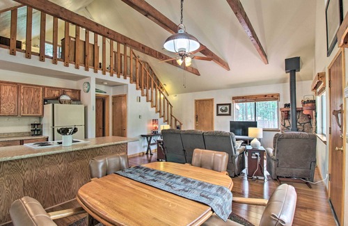 Pinetop Cottage | Cozy Pinetop Mountain Escape: Hike, Golf & Ski!