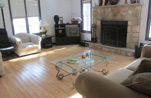 Albrightsville House | ★Cozy Pocono Cottage near Jack Frost & Jim Thorpe★