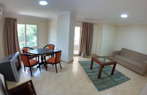 Al Duqqi Apartment | Cozy Private apattment