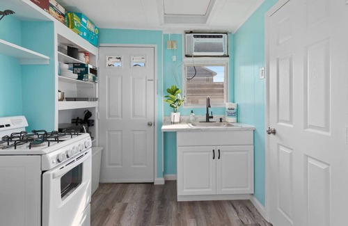 Wildwood Apartment | Cozy Private apt blocks from Beach/Boardwalk 3