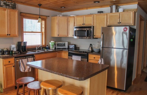 Bethel Cabin | Cozy, private, bright cabin with mountain views