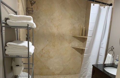 Canyon Lake Cottage | Cozy, private cottage in the Hill Country (sleeps 6)