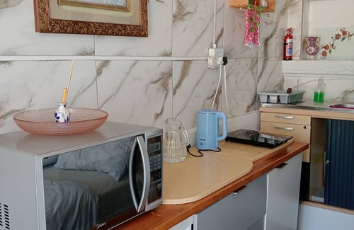 Observatory Apartment | Cozy Private En Suite Studio