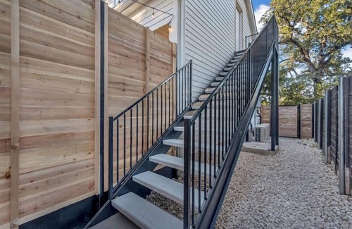 Blackshear-Prospect Hill Apartment | Cozy Private Guest House | 2 Queen Beds | Sleeps 4