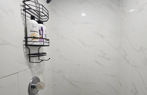 East Flatbush Apartment | Cozy & Private Guest Suite w/Bath & Separate Entry