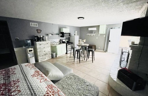 Edgebrook Apartment | Cozy Private Hobby Airport