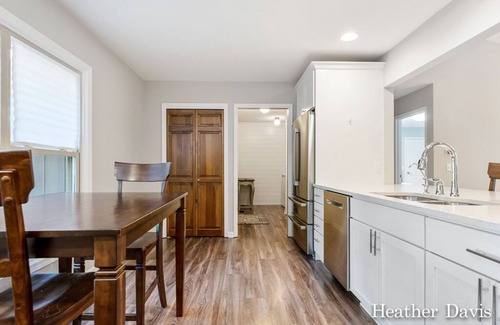 Holland House | Cozy Private Home - 1 Mile From Holland State Park
