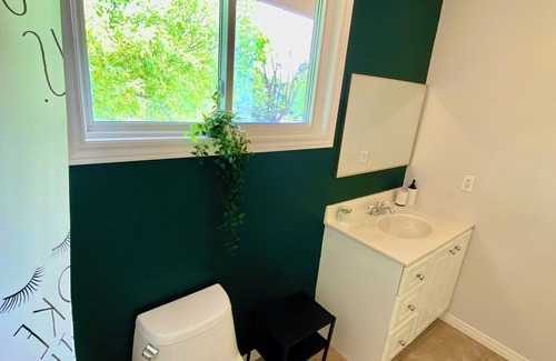 Newmarket Apartment | Cozy private one bedroom suite