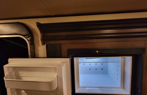 Sherman Oaks House | Cozy Private RV in Sherman Oaks , with Amazing reviews.