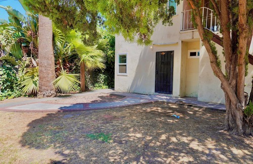 Riverside House | Cozy, Private, & Safe 3Bed Home - 2min from DTR & UCR