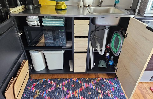 Guilford Apartment | Cozy Private Studio with WiFi, Balcony, Kitchenette in Charming Guilford