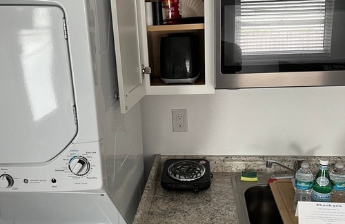 Seminole House | Cozy private studio with own fenced yard-3 miles from Beach