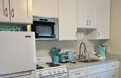 Windsor Apartment | Cozy Private Suite w/Private Entrance, Fire Pit